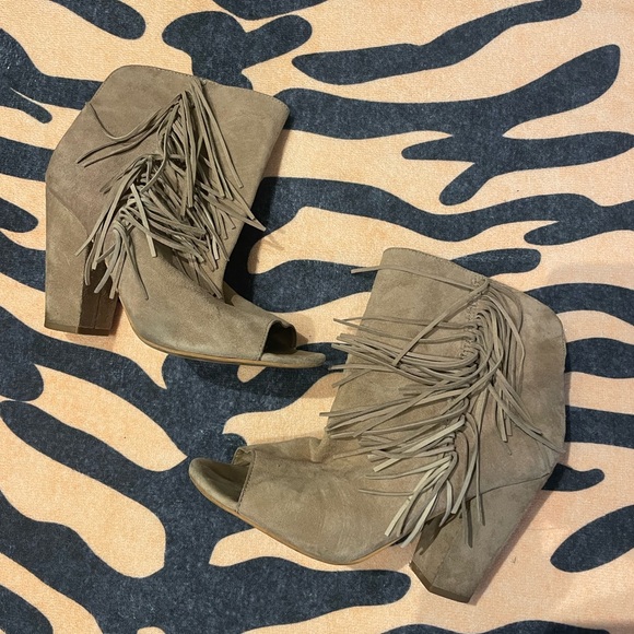 Dolce Vita booties - Picture 2 of 5